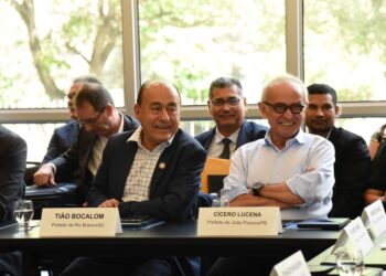 Cícero Lucena debate financiamento do transporte público em encontro da FNP