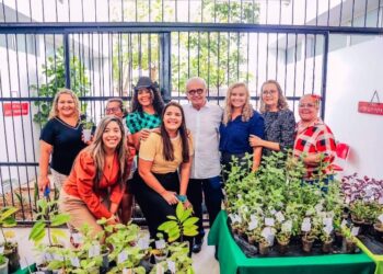 Cícero Lucena entrega reestruturação da USF Quatro Estações, em Mangabeira