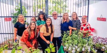 Cícero Lucena entrega reestruturação da USF Quatro Estações, em Mangabeira