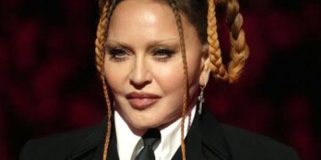 Com infecção bacteriana, Madonna é internada na UTI e adia início de nova turnê