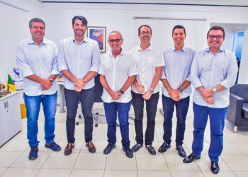 Cícero Lucena transmite cargo a Leo Bezerra e nomeia nova secretária do Desenvolvimento Social