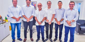 Cícero Lucena transmite cargo a Leo Bezerra e nomeia nova secretária do Desenvolvimento Social