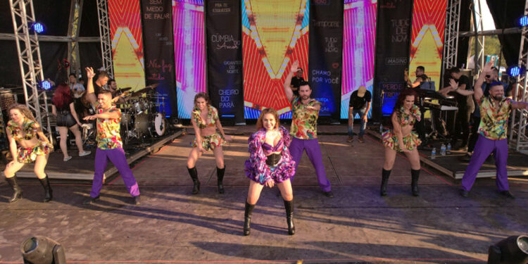 Festival de Praia termina com show de Joelma e grande público