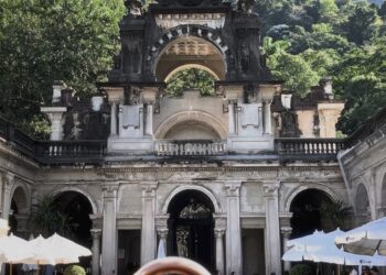 Com tecnologia de computação gráfica, o Boticário invade diferentes cidades do Brasil com cadeados gigantes para anunciar nova marca de perfumaria