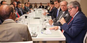 João Azevêdo participa de solenidade no TJPB para implantação de serviços de cooperação técnica na área da Saúde