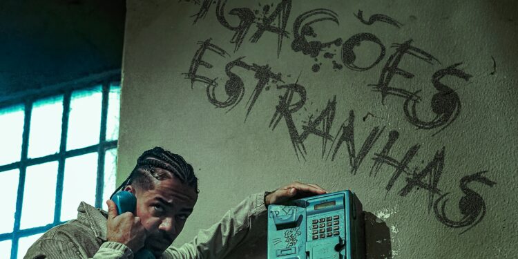 Cesar Mc rima sobre momentos de crise em seu segundo disco, intitulado Ligações Estranhas