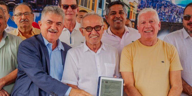 Prefeito autoriza obras de pavimentação no Roger, Treze de Maio e Expedicionários, que terão 100% de ruas calçadas