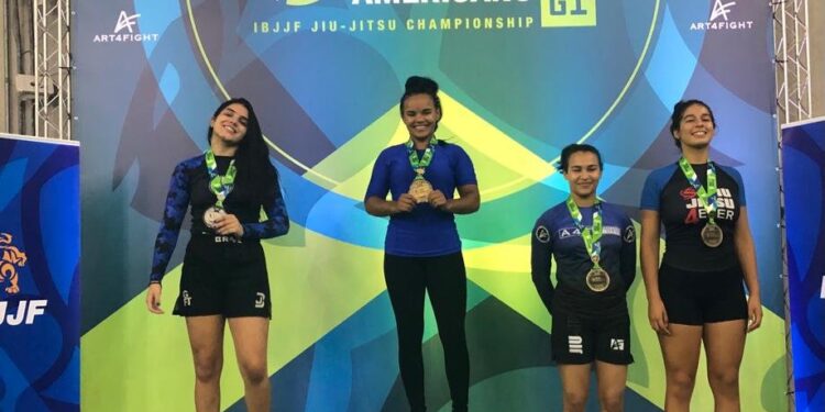 Atleta condense Iara Haycca se consagra como campeã sul-americana de Jiu-jitsu Nogi 2023