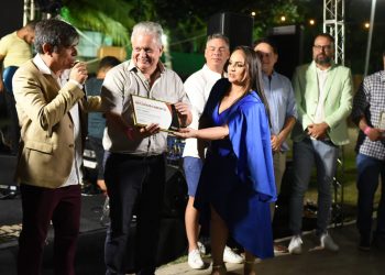 Deputado Bosco recebe da ASPOL-PB diploma de reconhecimento pela defesa dos servidores e da segurança pública