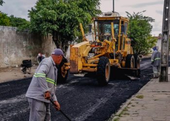 Cícero Lucena autoriza obras em mais 15 ruas de oito bairros e ‘Asfalto Novo’ chega a 100 km de vias