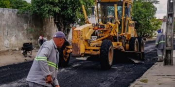 Cícero Lucena autoriza obras em mais 15 ruas de oito bairros e ‘Asfalto Novo’ chega a 100 km de vias