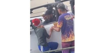 Hulk compra dez galetos e deixa gorjeta de R$ 400 para vendedores, em Campina Grande