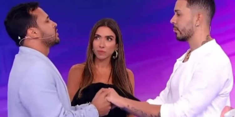 Carlinhos Maia e Lucas Guimarães se reconciliam com beijo no SBT