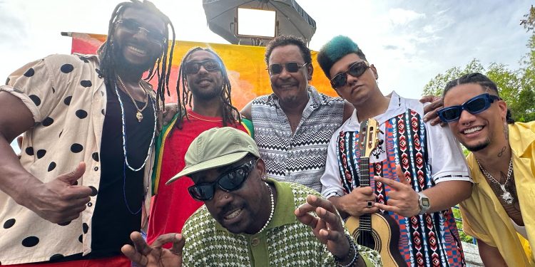 ATTOOXXA e É o Tchan entregam puro suco de swing no novo single “Tá Gostosin”