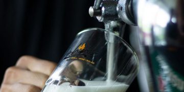 John’s traz drinks pela metade do preço e descontos nos petiscos no happy hour