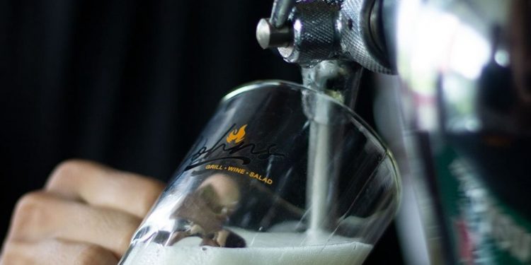 John’s traz drinks pela metade do preço e descontos nos petiscos no happy hour