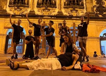 Atores e atrizes entram na reta final de preparação para espetáculo Paixão de Cristo