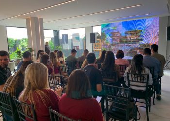 Corretores de imóveis se conectam com detalhes do Artus Vivence, empreendimento de estreia da construtora GHC