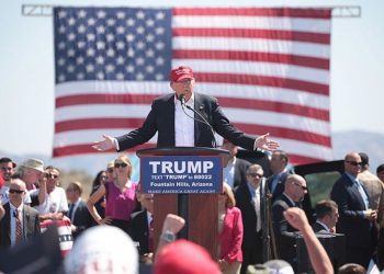 Trump é o primeiro ex-presidente condenado dos EUA. ‘Nunca vou me entregar’