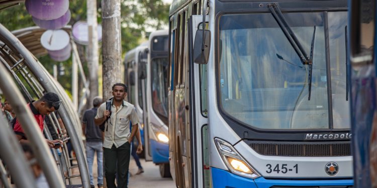 Operação do transporte coletivo segue normal apesar de incêndio