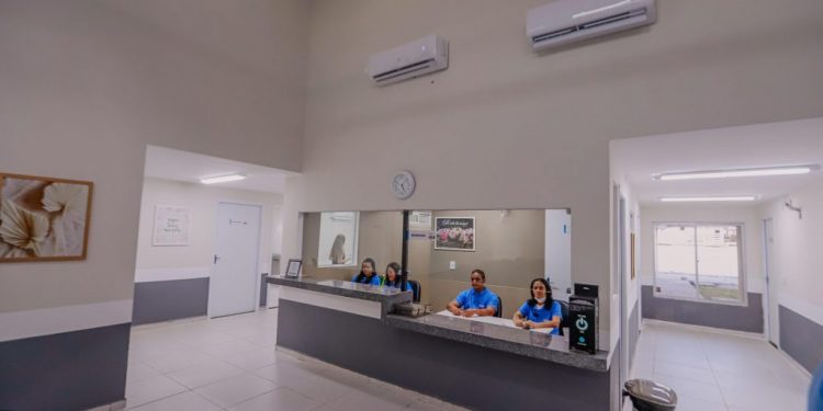 Cícero entrega USF Vista Alegre; outras 10 estão sendo construídas do zero