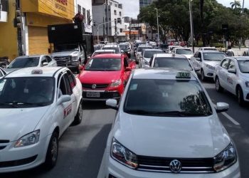 Taxista reage à tentativa de assalto e mata suspeito a tiros, em Santa Rita