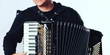 Filho de Flávio José lamenta morte do irmão em acidente de carro: “Teve seu futuro interrompido pelo álcool”