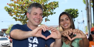 André Coutinho e Camila Holanda realizam caminhada no bairro de Camalaú nesta quarta-feira, dia 21