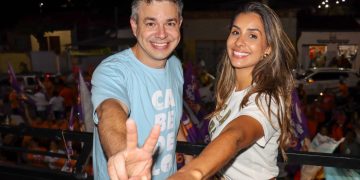 Multidão acompanha André e Camila em grande caminhada pelo Jardim Brasília