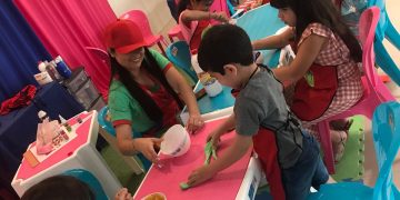 Oficina de Pintura para crianças e comemoração do Dia da Árvore na Ferreira Costa