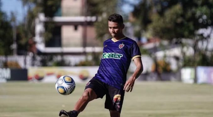 Botafogo-PB renova com volante titular na Série C de 2024