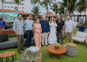 Em sunset especial para convidados, Cabanna lança Coleção Verão 25 com peças exclusivas e participação de designers renomados