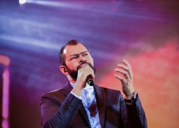 Louvor de Verão no Lovina reúne fé, música e espiritualidade com Padre Márcio José