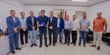 Leo Bezerra recebe executivos da TIM, que anunciam cobertura de internet 5G em todos os bairros de João Pessoa