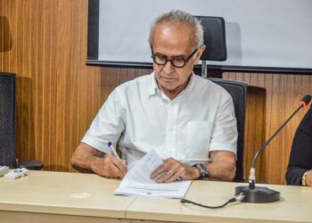 Prefeito Cícero Lucena nomeia Zezinho do Botafogo e mais sete auxiliares para a gestão em João Pessoa