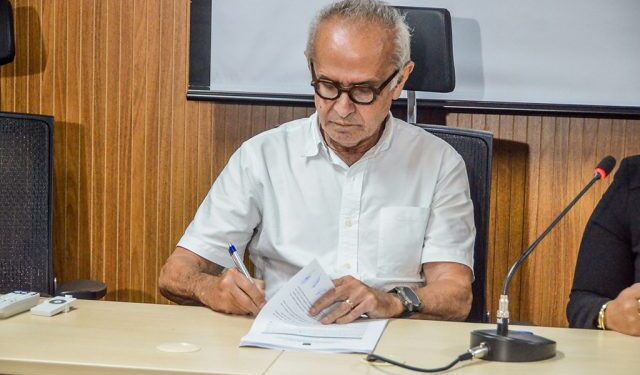 Prefeito Cícero Lucena nomeia Zezinho do Botafogo e mais sete auxiliares para a gestão em João Pessoa