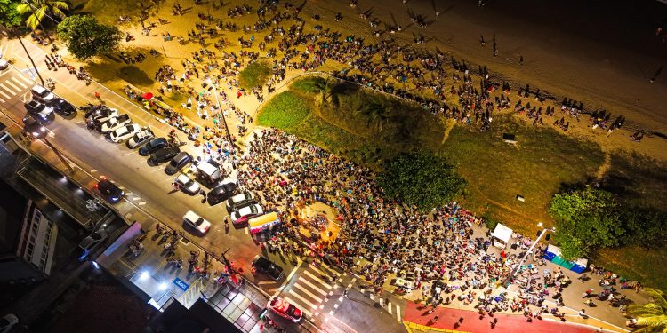 Som na Calçadinha do Mag Shopping reúne mais de 3 mil pessoas