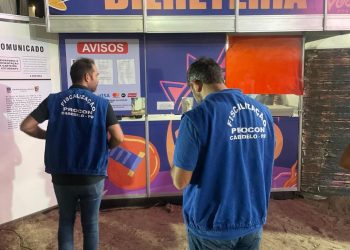 Procon de Cabedelo dá início à Operação Verão, realizando ação de fiscalização em areia vermelha, festas, bares e restaurantes