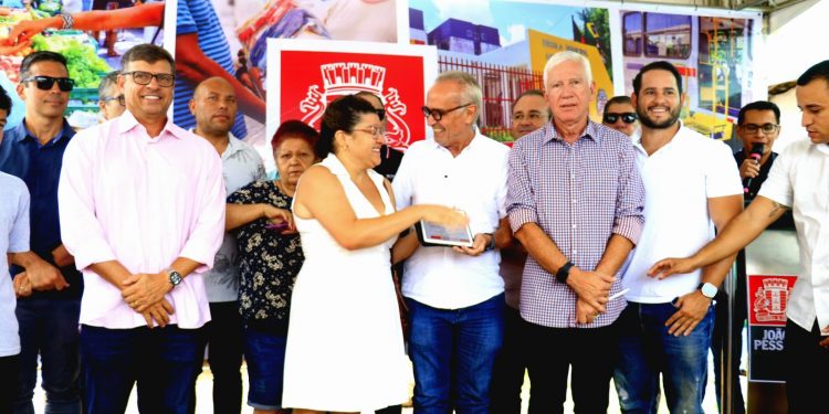 Cícero Lucena autoriza pavimentação em 22 ruas de três bairros e projeta transformação na região do Jardim Veneza com um novo Cemapi