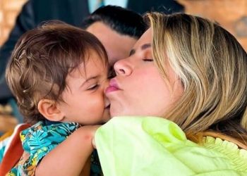 Carta psicografada de Marília Mendonça chega com mensagem arrepiante e até recado ao filho de 5 anos