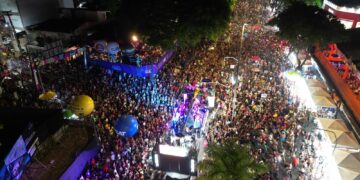 Virgens de Tambaú bate recorde de público e arrasta mais de 600 mil foliões na Via Folia
