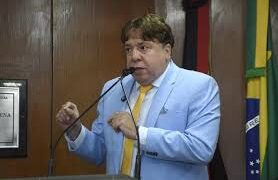 Vereador Guguinha Moov Jampa rebate CRM e mantém projeto de ponto eletrônico para médicos na capital