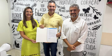 André Coutinho renova parceria com o Programa Educar pra Valer para fortalecer a Educação de Cabedelo