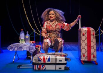 Suzy Brasil traz stand-up “Made in Brasil” a João Pessoa no dia 05 de abril