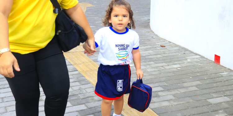 Cícero Lucena entrega Ninho do Saber Maria de Nazaré, que foi reconstruído e ampliado para acolher crianças no Funcionários 3