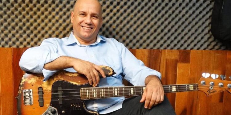 Morre Anísio Mello Júnior, voz das aberturas de “Dragon Ball” no Brasil