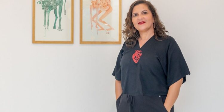 Exposição Amar o Mar: o Feminino das Águas”, de Luciana Oliveira, chega ao Espaço Arte Brasil