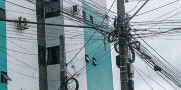 Prefeitura de João Pessoa fará ação conjunta para combater poluição visual nos postes da Capital