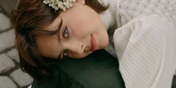 Flor Gil faz show de lançamento de CINEMA LOVE, o seu disco de estreia, em São Paulo