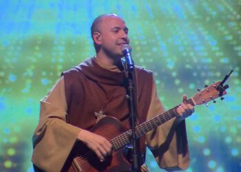 Prefeito anuncia show de Frei Gilson em João Pessoa no mês de dezembro